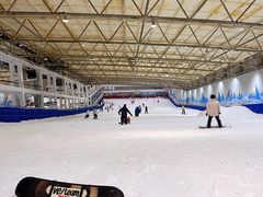 -乔波室内滑雪场