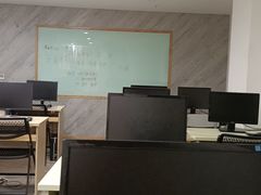 -金夫人化妆摄影职业培训学校