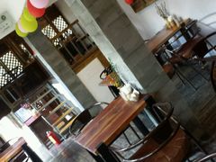 -蓝壁虎咖啡酒馆