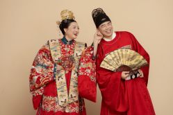 -雪中彩影婚纱摄影·微光艺术中心