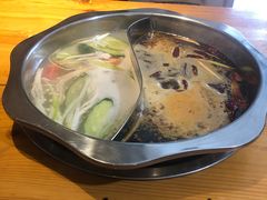 -何氏串串香火锅(翠亨店)