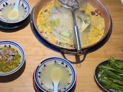 -洱火云南酸菜牛肉火锅(石景山当代商城店)