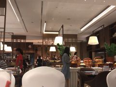 大堂-南湖名都·景湖轩全日制餐厅·海鲜自助·东南亚风味·临湖而食