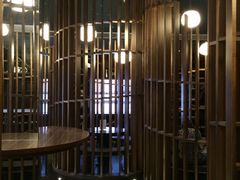 1193396912-钟书阁(松江泰晤士小镇店)