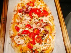 海鲜pinsa-卡佩罗意大利餐厅及酒吧Al Cappello Trattoria