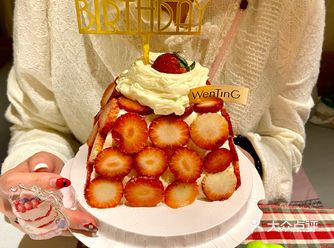 #圣诞草莓蛋糕 #冬天的第一个草莓蛋糕 「WenTi