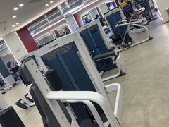 -英派斯健身旗舰店(海信国际中心馆)