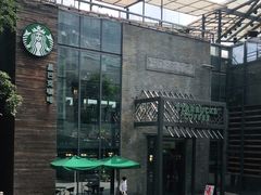 -星巴克(南宁民歌湖店)