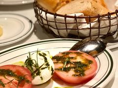 马苏里拉奶酪和牛排番茄-Wolfgang’s Steakhouse 沃夫冈牛排馆(上海白玉兰广场店)