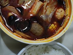 -老牌坊云南鱼豆花火锅(爱建店)