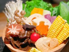 -湊湊火锅·茶憩(南京东路悦荟店)