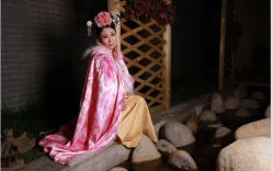 点击看大图 -九月鹰飞汉服摄影工作室