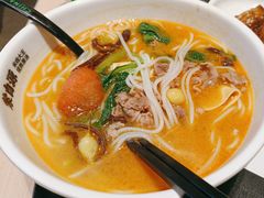 -蒙自源米线大王(东站店)