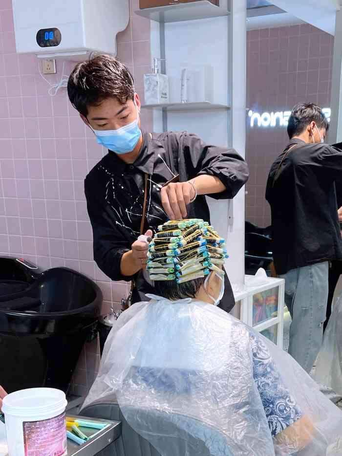 逸丝风尚(润枫店)-"【项目】剪发因为颜值不够高,很在意发型.