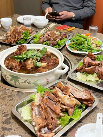 新年第一天 导师请客吃的羊肉太香了！