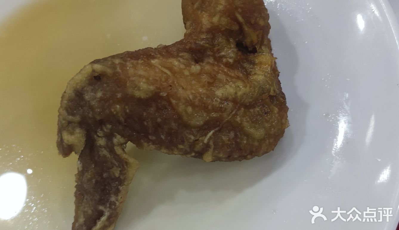 伟雄餐厅味道说得过去，貌似没有之前吃的另一家经惊艳