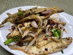 干煸刁子鱼-西大酒店