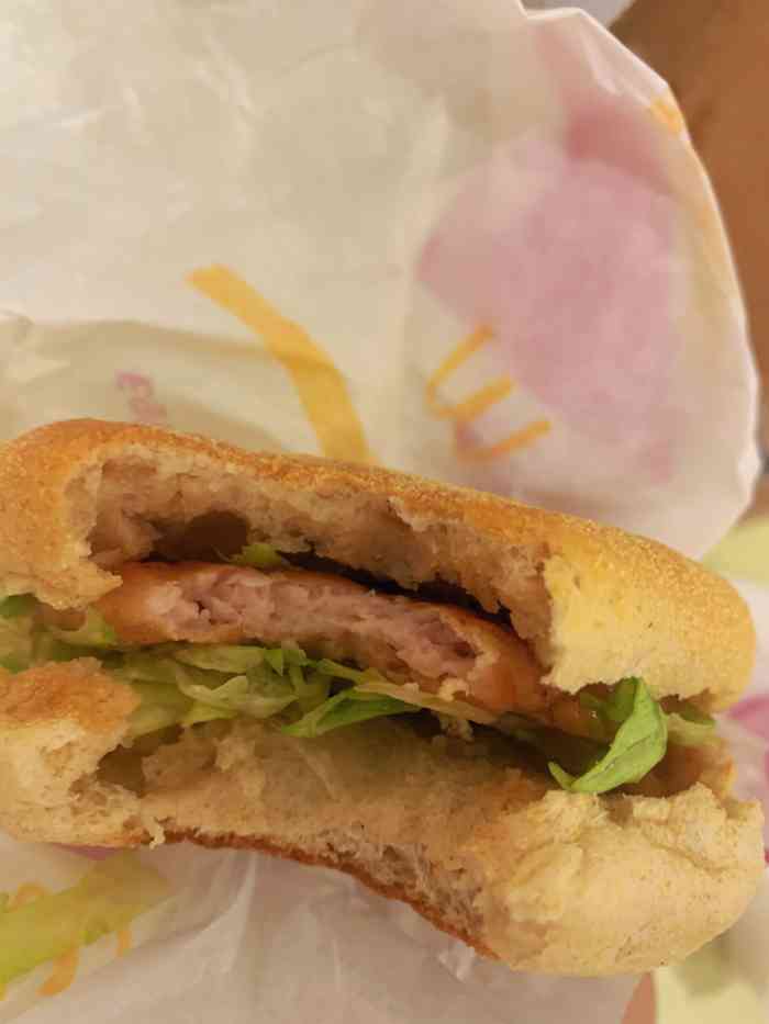 麦当劳(中心路店)-"麦麦脆汁鸡真的不错,我们要的桶的套餐,琵.