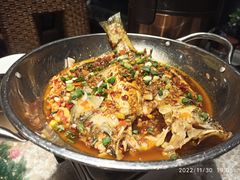平锅蒜香鲈鱼-逸兴楼·地道长沙菜(六沟垅店)