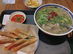 -云阿蛮云南生烫牛肉米线(奉贤路店)