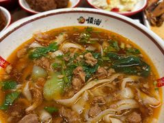 传统招牌猪肉面-顺溜·手工刀削面·黑金店(铜锣湾店)
