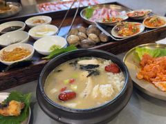 -围炉肉舍•炭烤活鳗•丹东海鲜烤肉(步行街店)