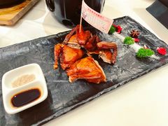 非遗红烧乳鸽-侨美·唐荔园·40年地道粤菜