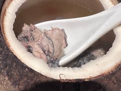 原只椰炖乌鸡汤-汤城小厨•粤菜•靓汤(苏州街店)