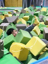 -反弹蹦床公园·亲子乐园·团建·派对(尚品奥莱店)
