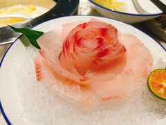 御品玫瑰造型鱼片-煲宫猪肚鸡(晶品店)
