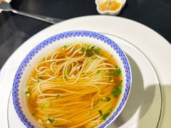特色奥灶面配蟹肉XO酱-RIVIERA 松鹤楼(外滩店)