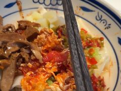 -阿瓦山寨·湘菜现炒·剁椒鱼头王(咸阳总店)
