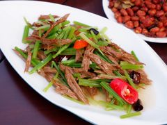 -牛一嘴·兰州牛肉面·大盘鸡(财富中心店)