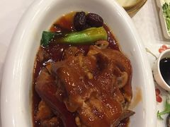 金丝小枣煨肘-乾园风尚五大道