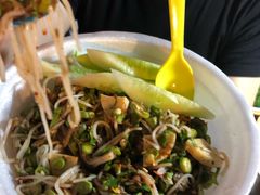 -席娜卡琳火车铁道夜市