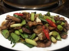 五花肉炒韭菜-凯华海鲜火锅·传承三十六年