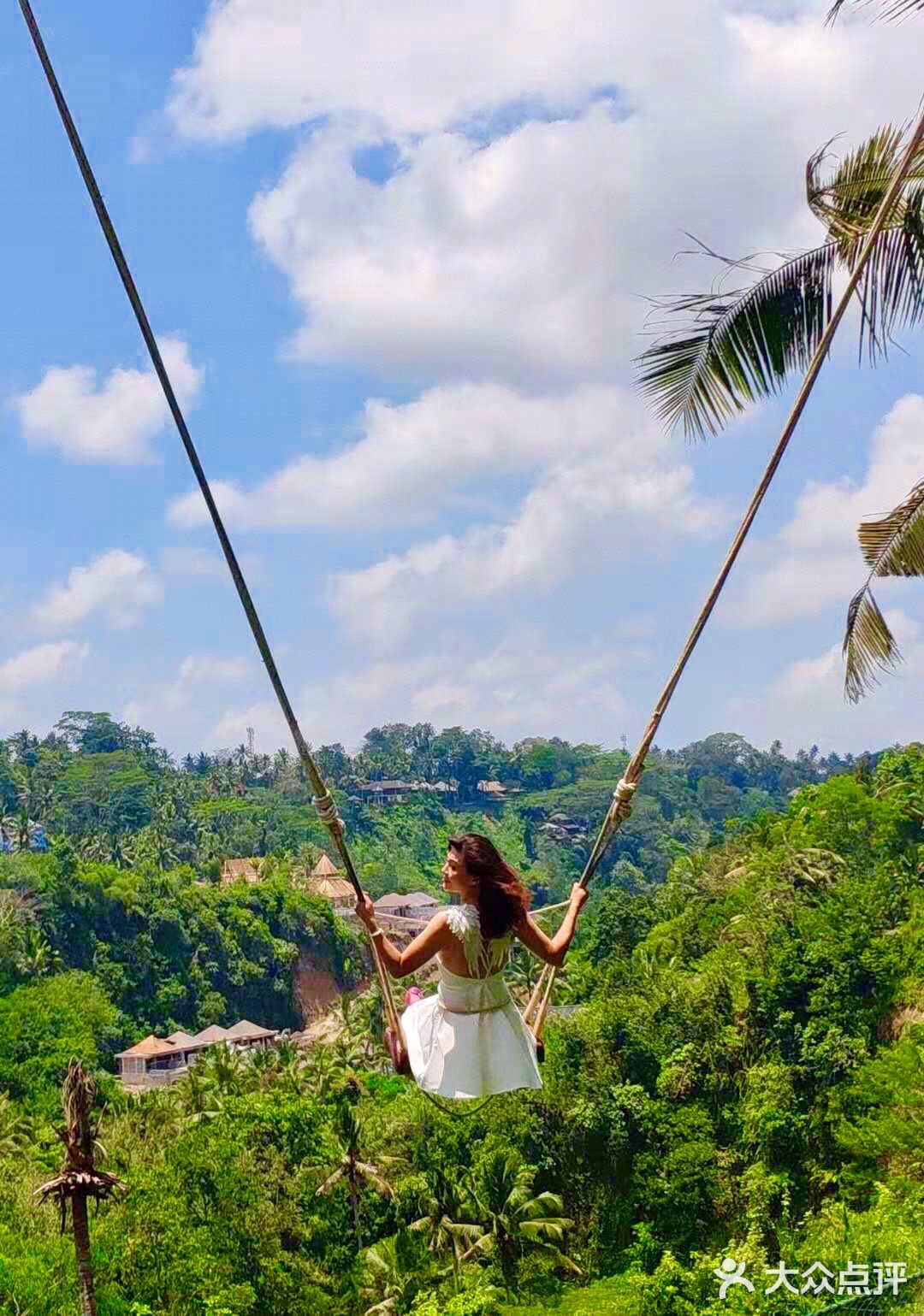 超美雨林山谷秋千巴厘岛网红baliswing