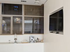 -卡罗酒店(东门晒布地铁站店)