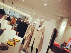 -URBAN REVIVO(高德置地广场·春广场店)