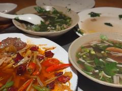 -大众跷脚牛肉馆·非遗传承单位(峨眉山店)