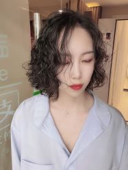 -宫铭烫发染发接发店