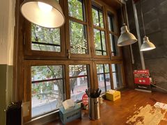 靠窗位-米屋石锅拌饭(师大店)