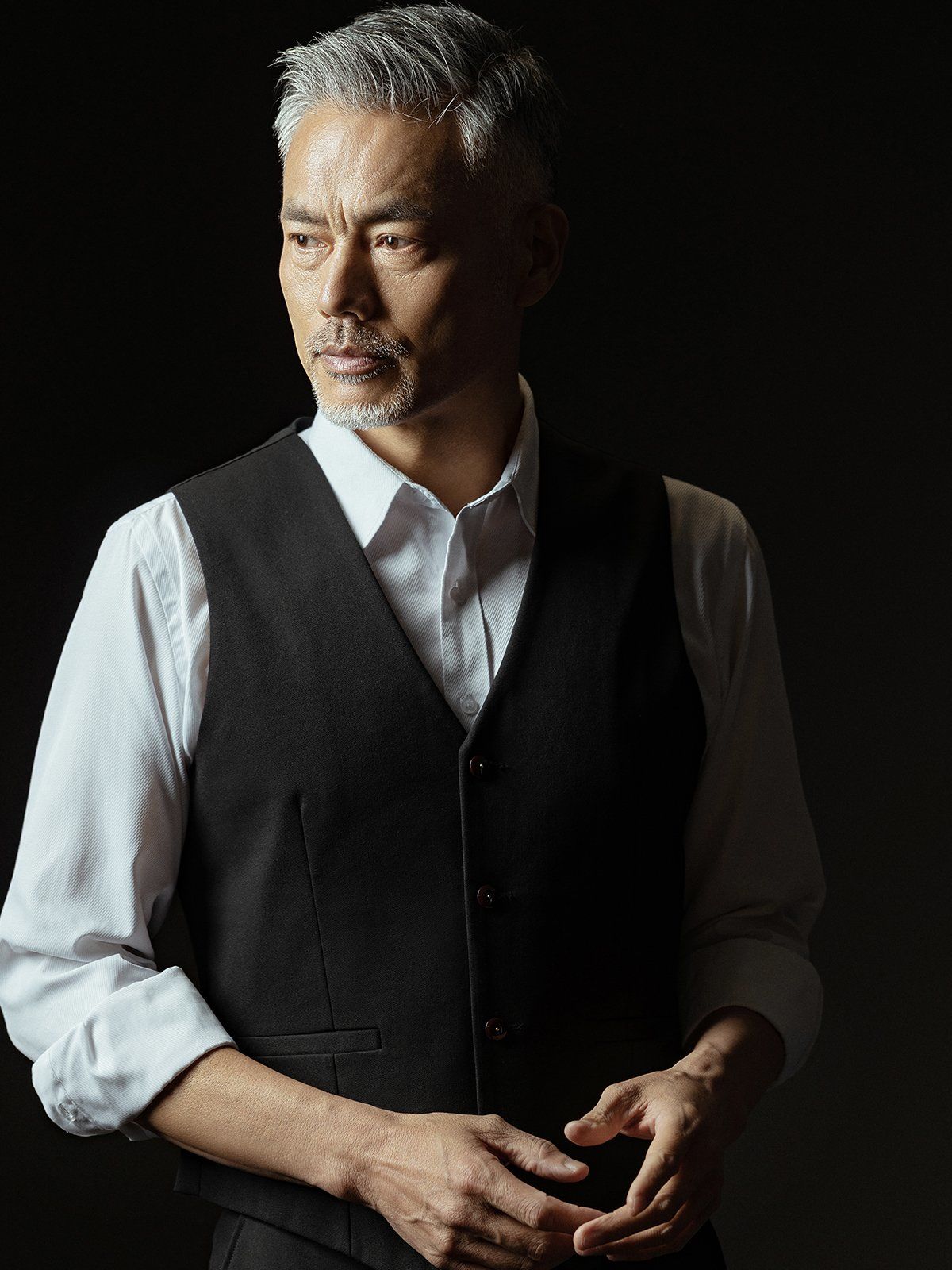 🎋男人味十足
🎋这样一个雅痞
🎋帅气的大叔谁能拒绝