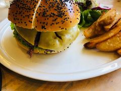 招牌牛肉汉堡-UPPER KITCHEN(延安路店)