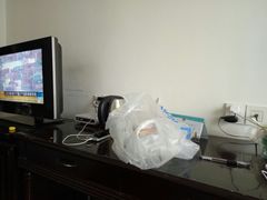 -忆江南酒店(交通大学咸宁路地铁站店)