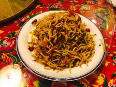 豆芽菜-闯关东东北农家菜(崂山石老人店)
