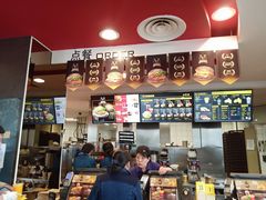 -麦当劳(展览路店)