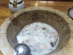 -滇香肴·云南菜蒸汽石锅鱼(云南北路店)