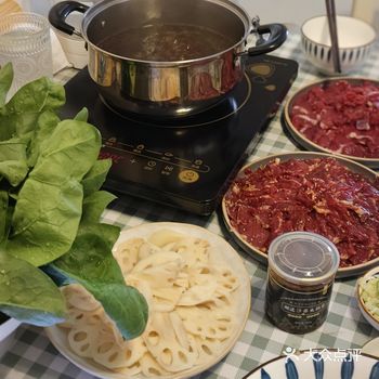 鲜牛肉火锅两个人在家吃到撑