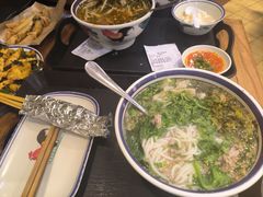 -云阿蛮云南生烫牛肉米线(奉贤路店)